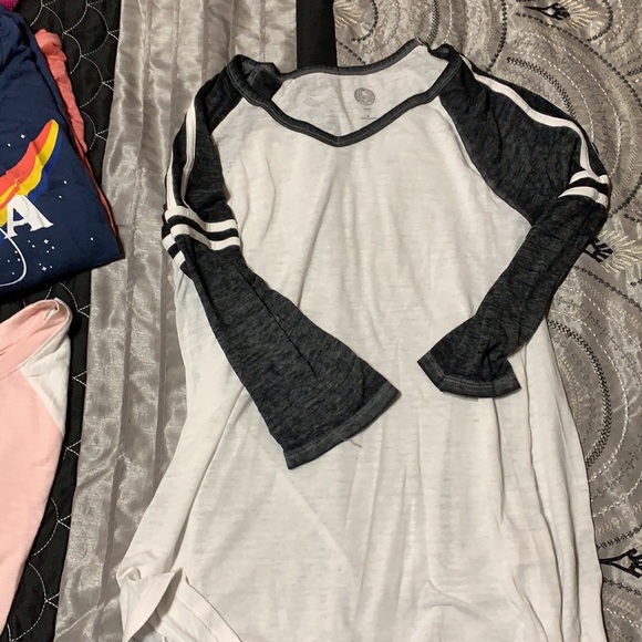 Womens 5 Tee bundle - Picture 5 of 8